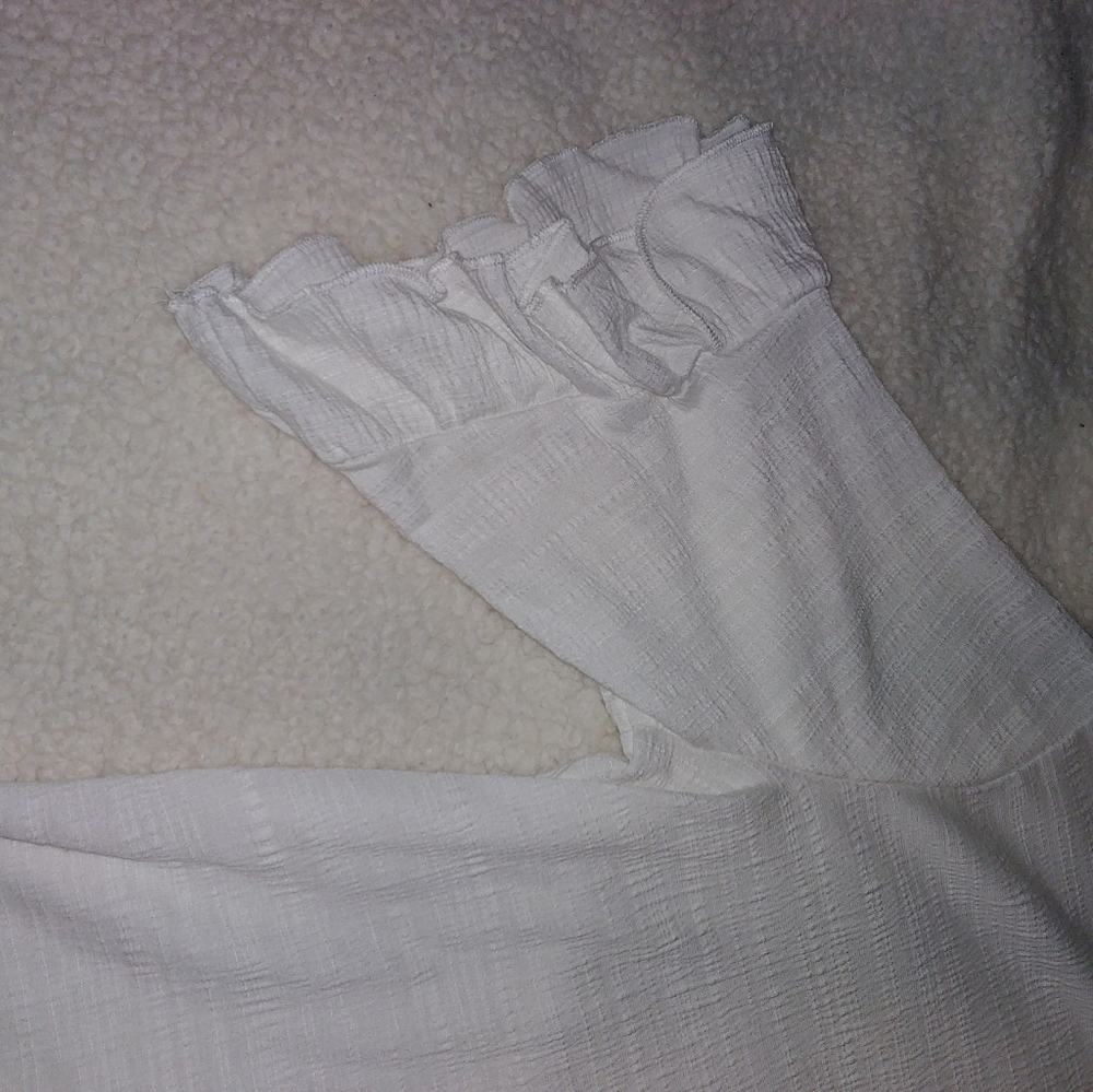 Cable & Gauge White Ruffle Sleeve Top - Picture 3 of 3